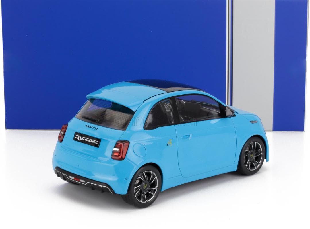 MCG /イクソ 1/18 アバルト 500e 2024 (ライトブルー)