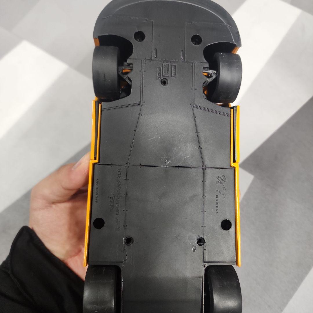 McLaren F1 ミニカー 1/18 オレンジ UTモデル 箱無し