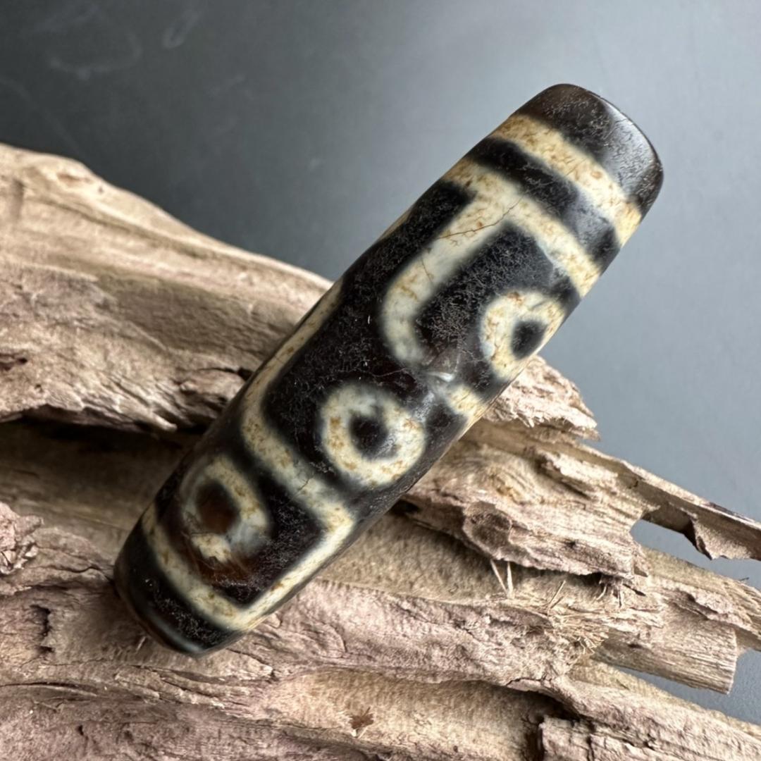 九眼老天珠 dzi 瑪瑙 チベタン/ジー ビーズ とんぼ玉 お守 ９眼 1471