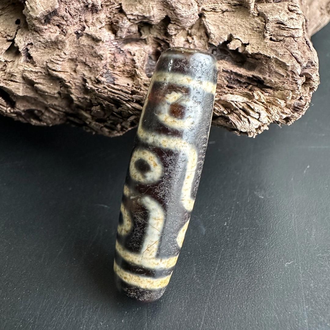 九眼老天珠 dzi 瑪瑙 チベタン/ジー ビーズ とんぼ玉 お守 ９眼 1471