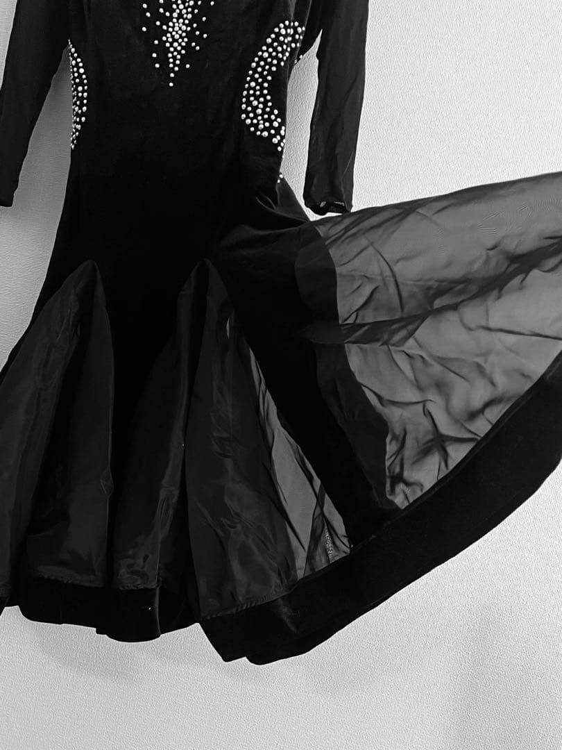 新品 競技ラテンドレス ブラック ベルベット ラインストーン トライアルに