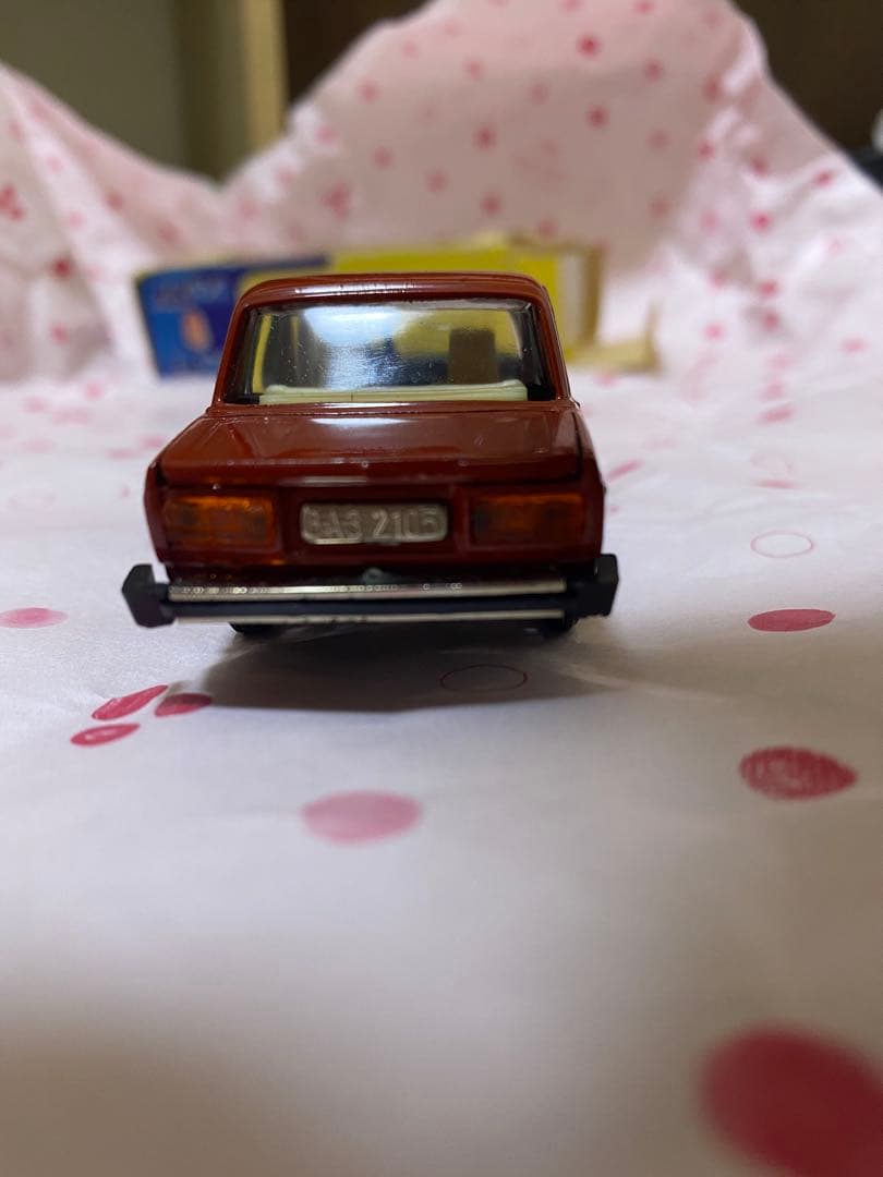 旧ソ連 ソビエト製 ミニカー LADA ラーダ VAZ-2105 1/43