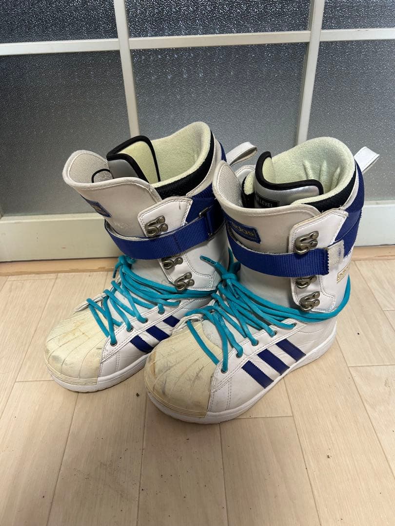 【スーパースター】adidas スノーボードブーツ ホワイト/ブルー