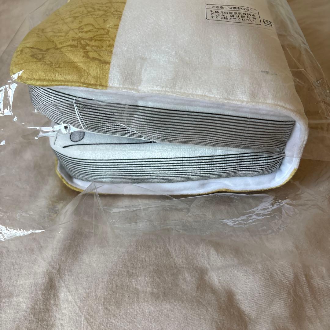未使用未開封：ワンピース Base Shop ひらく 原作コミック型 クッション