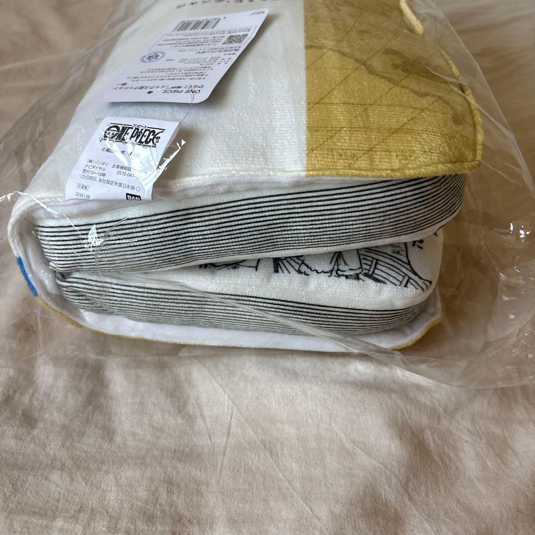 未使用未開封：ワンピース Base Shop ひらく 原作コミック型 クッション