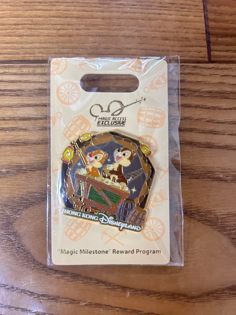 ◆未開封◆香港ディズニー年パス特典ピンバッジ 3点セット