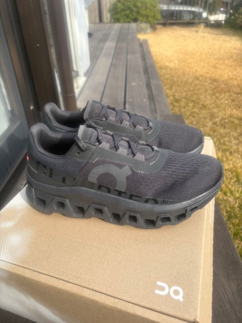 ウォーキング・ランニングウェア on cloudmonster all black 27cm