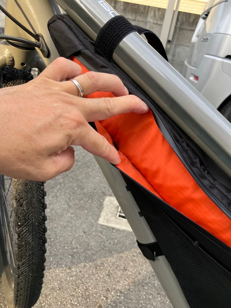 鈴木宏太ハンドメイドフレームバッグ