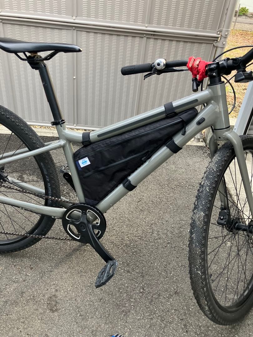 鈴木宏太ハンドメイドフレームバッグ