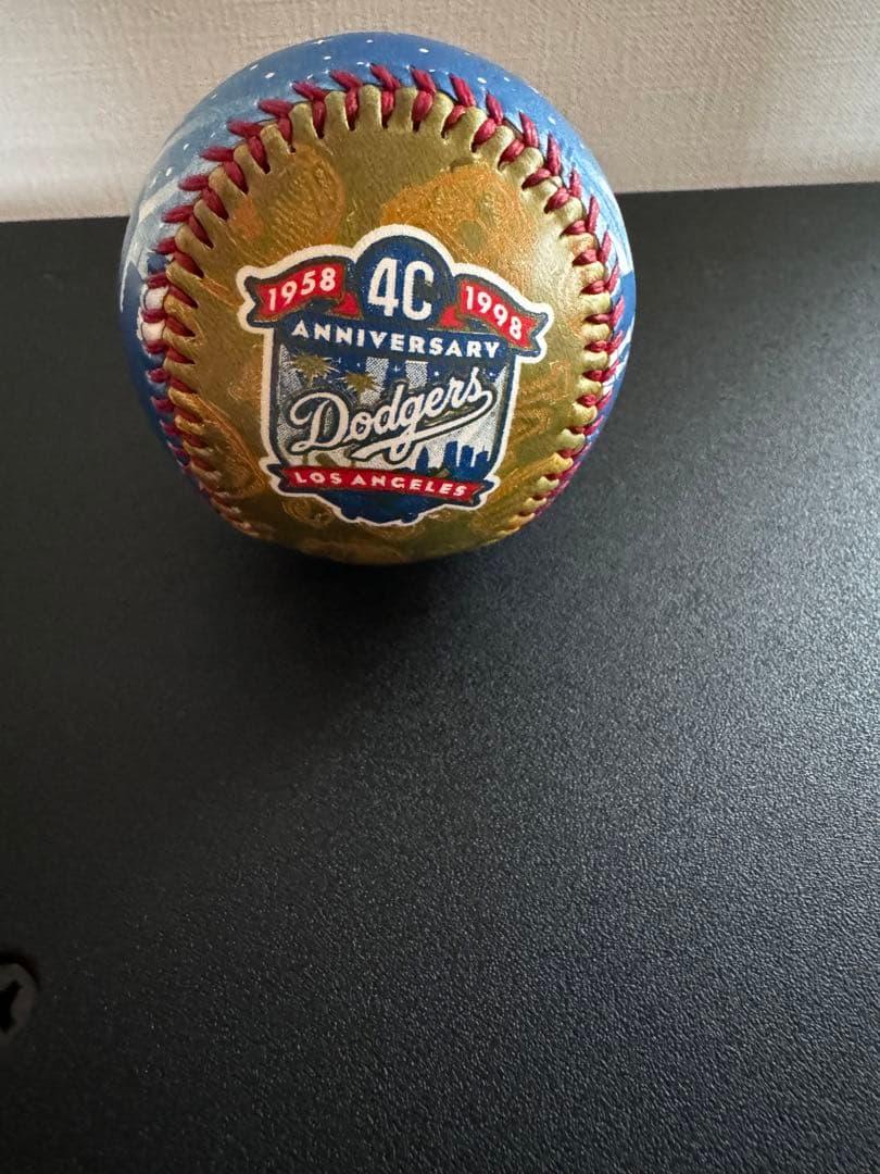 激レア‼️記念ボール1球　写真は色んな側面から　ロサンゼルス・ドジャース