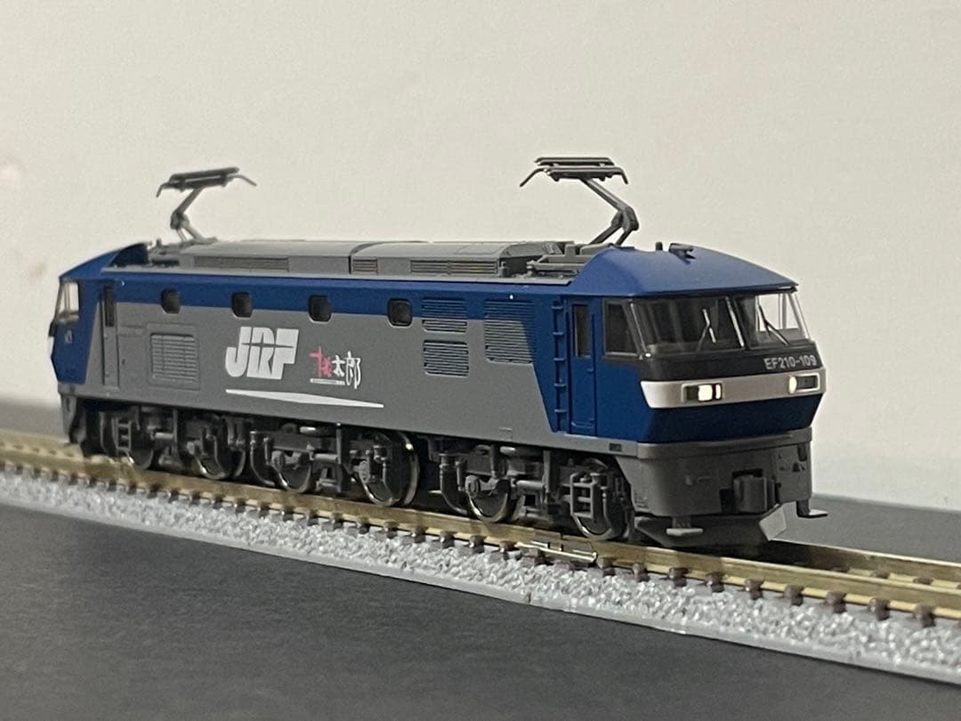 貨物列車　62レ　EF210型機関車とコンテナ車両セット