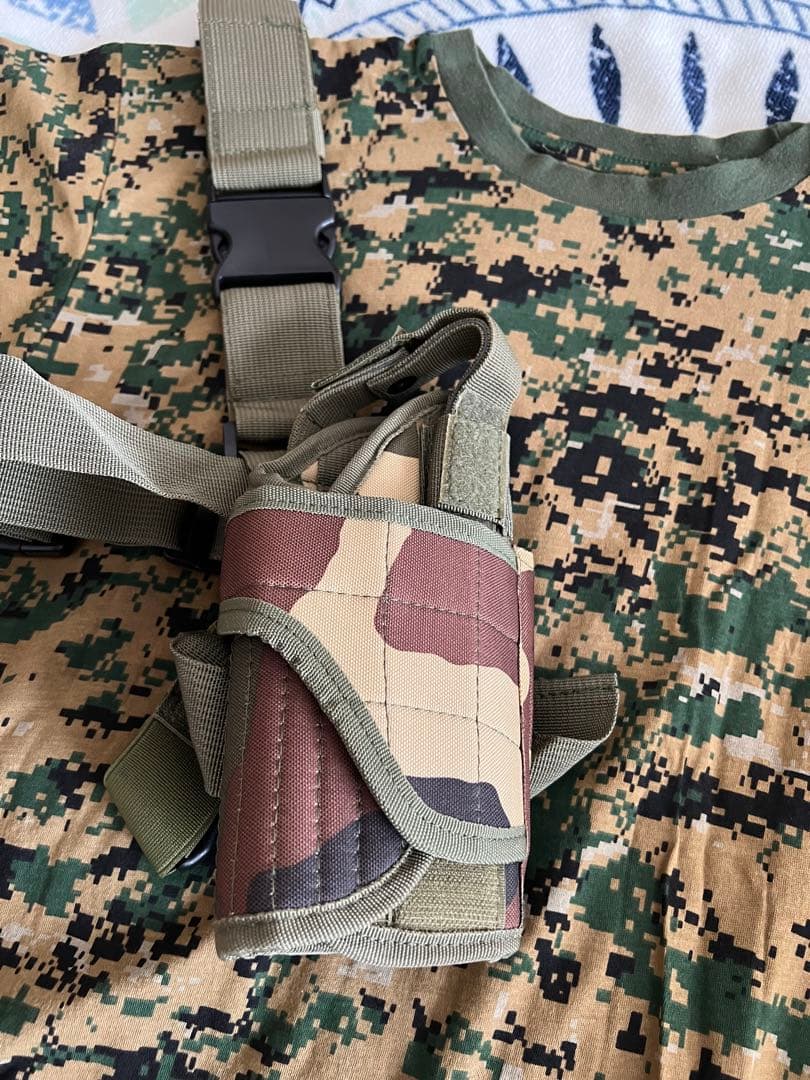 戦闘用デジタルカモフラージュベストとパンツセット