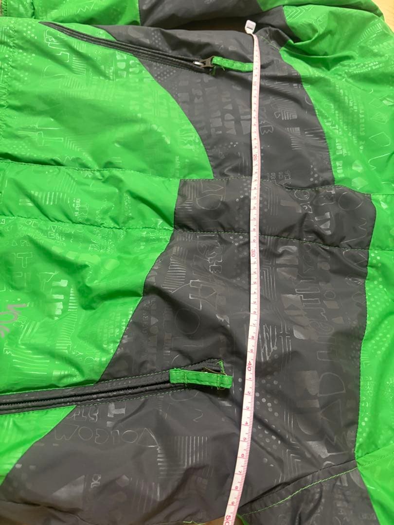 美品　VOLCOMスノーボードウェア