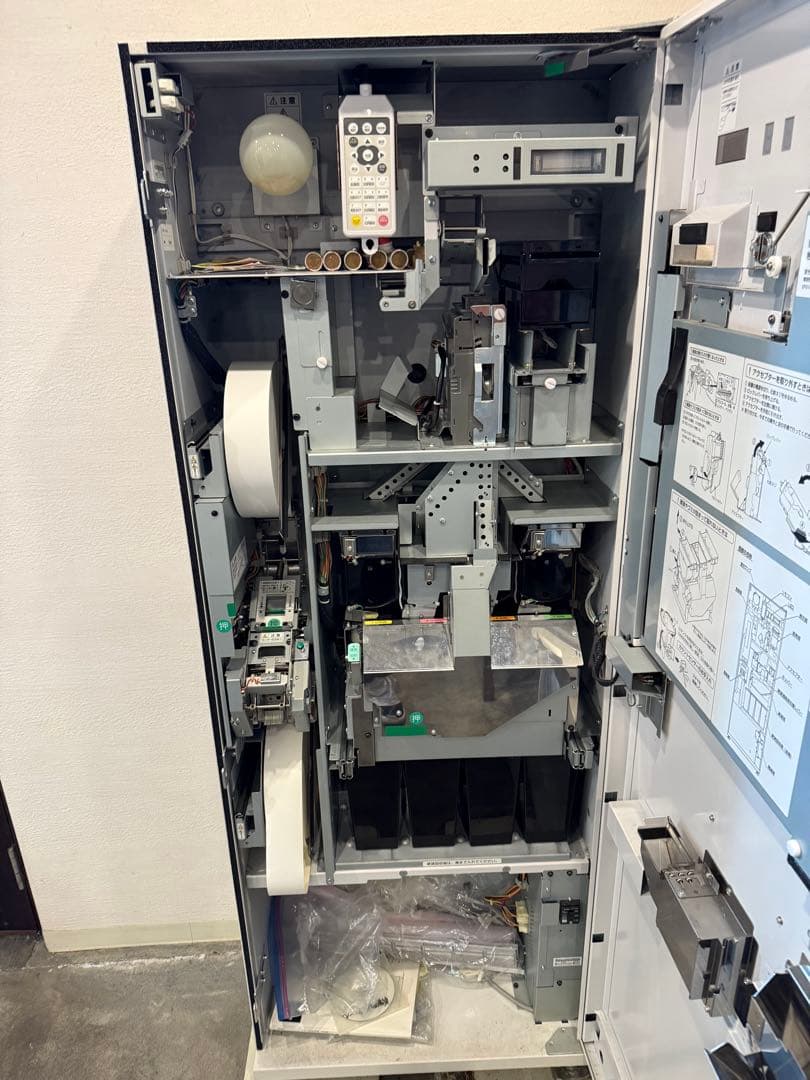 セ*☆様 激安‼️早い者勝ち。新500円・新紙幣対応済GLORY VT-B10