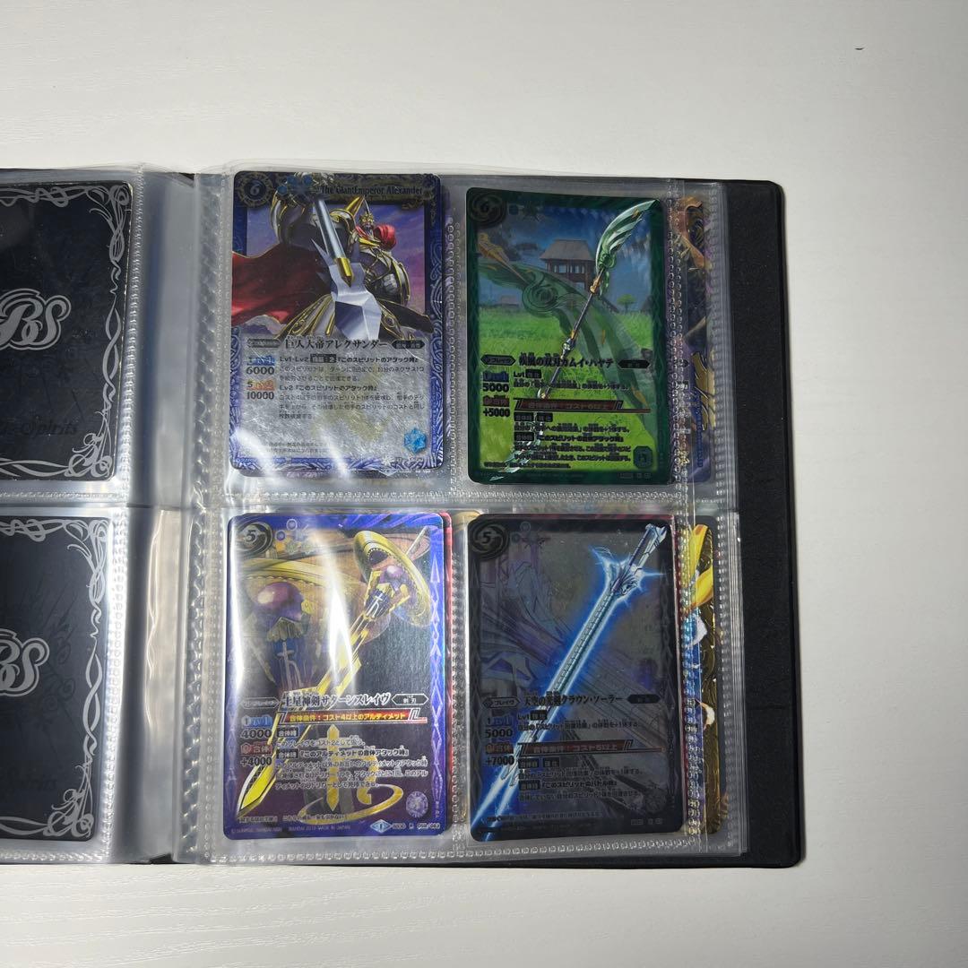 バトスピ、カード＋ファインダー　 ＋引退品のカードなど何百枚あります