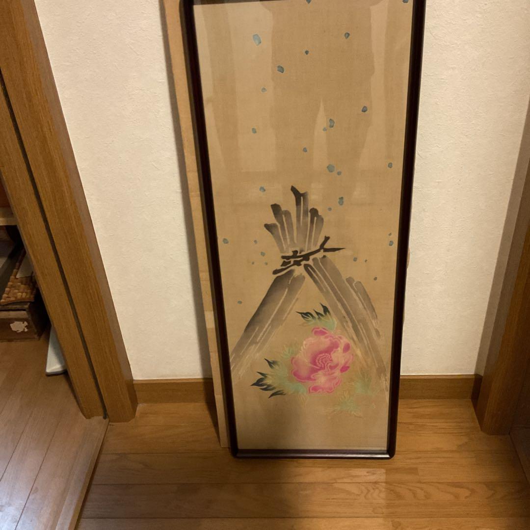 絹本彩色画 【 寒 牡 丹 ノ 図 】 木枠扁額仕立て 無落款