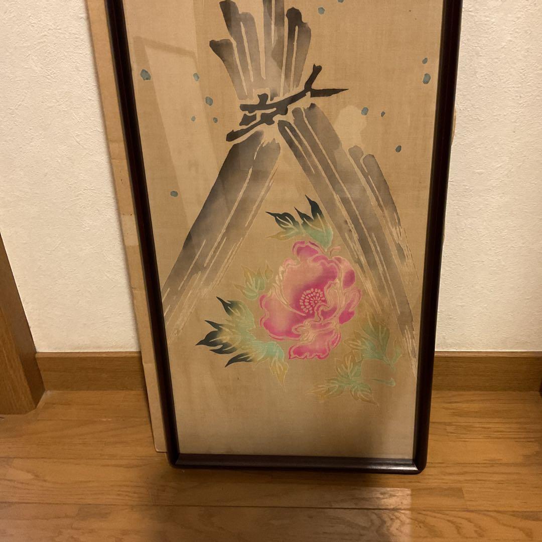 絹本彩色画 【 寒 牡 丹 ノ 図 】 木枠扁額仕立て 無落款