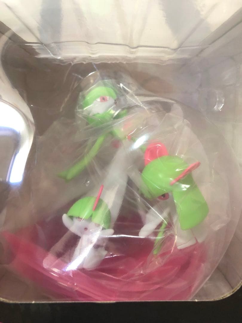 ポケモン ライトアップフィギュア ラルトス キルリア サーナイト