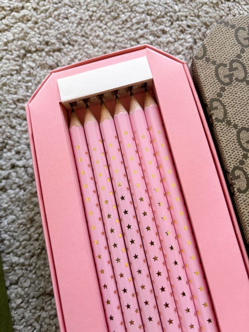 新品GUCCI Disney グッチ ディズニーコラボ デイジー 鉛筆6本セット