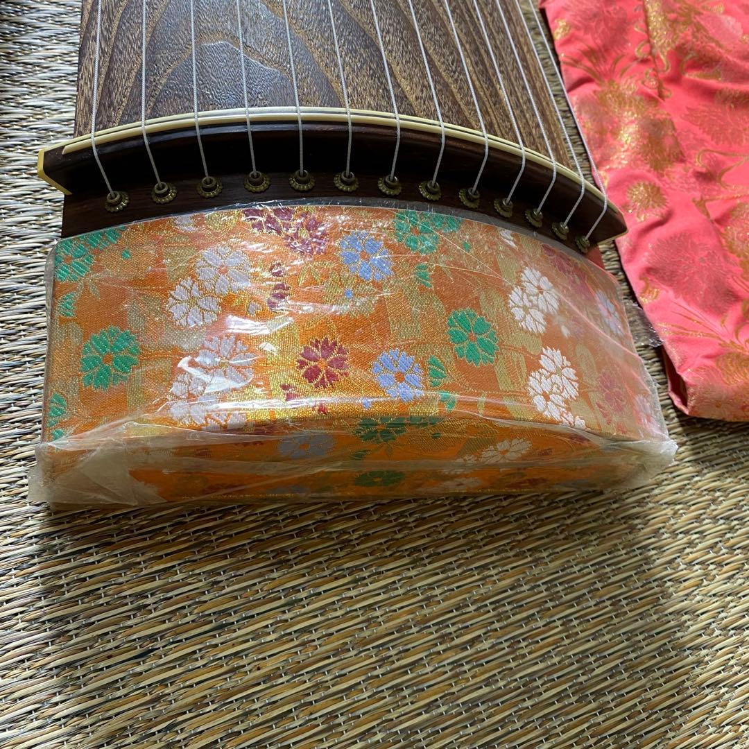 良品　4面セット売りです　お琴 13弦 すだれ彫り 琴柱・ユタン【発送条件有り】