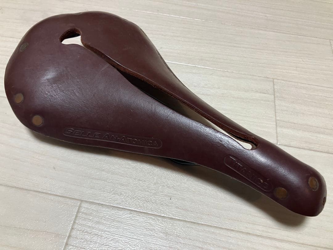 レザーサドル　セラアナトミカ　タイタニコ