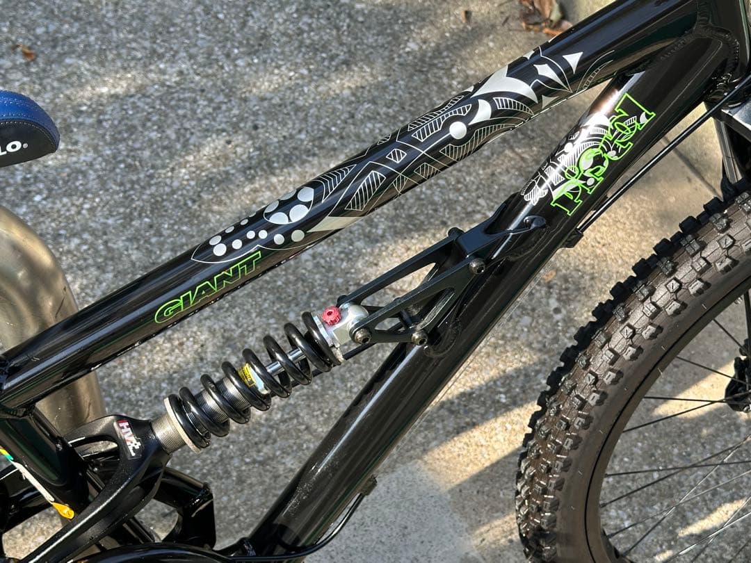 ジャイアント　カスタム　油圧ブレーキ　ホイール　ステア