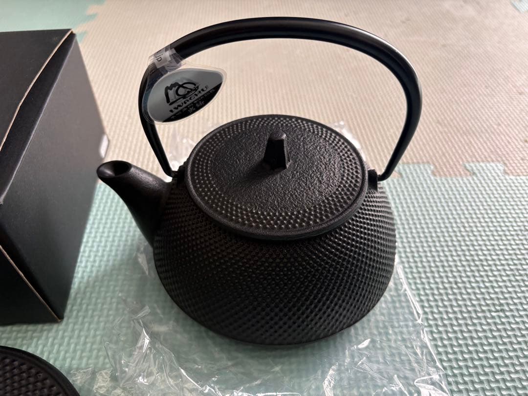 【新品未使用品】IWACHU 鉄瓶兼用急須 5型新アラレ 釜敷セット