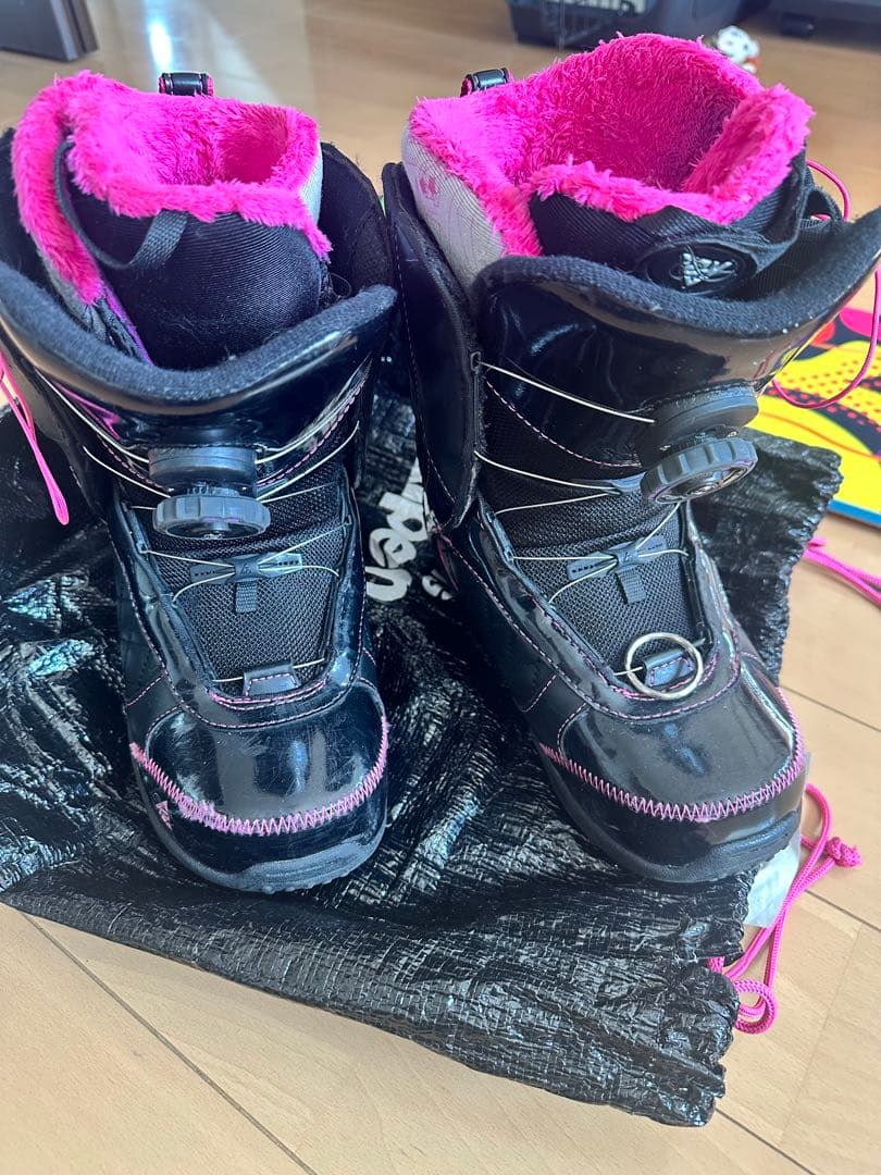 スノーボードブーツ(女性用) 黒/ピンク
