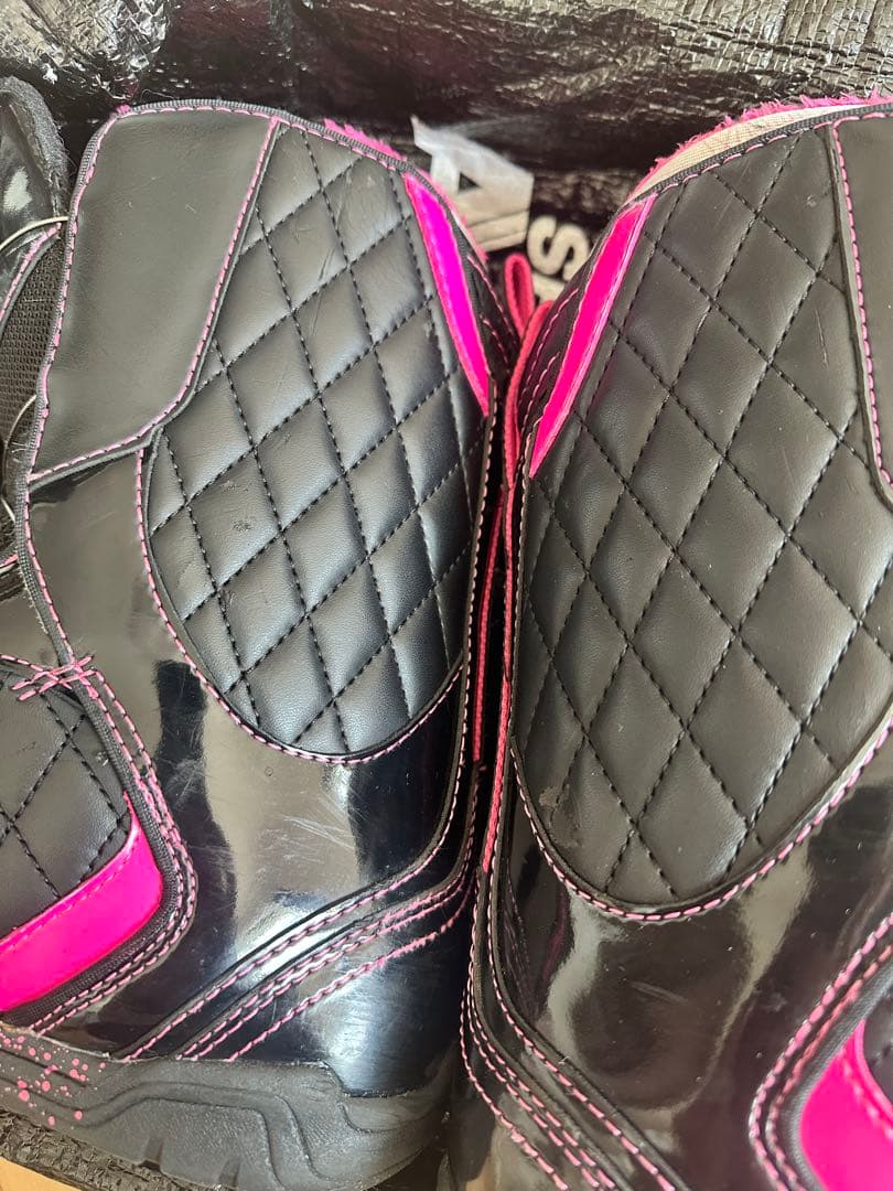 スノーボードブーツ(女性用) 黒/ピンク