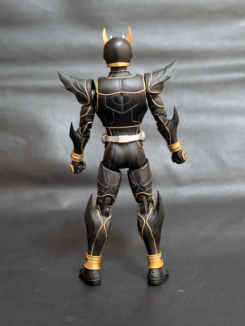 S.H.Figuarts真骨彫製法　仮面ライダークウガ　アルティメットフォーム