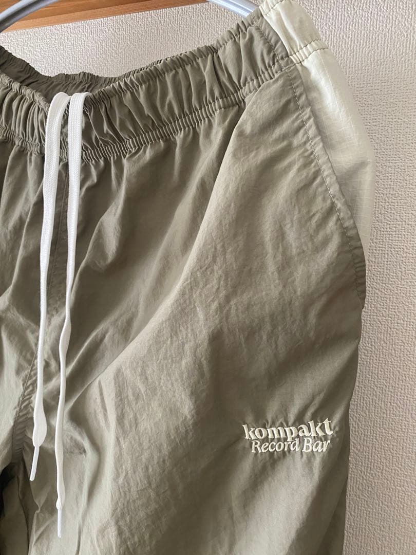 kompakt record bar ナイロンパンツ