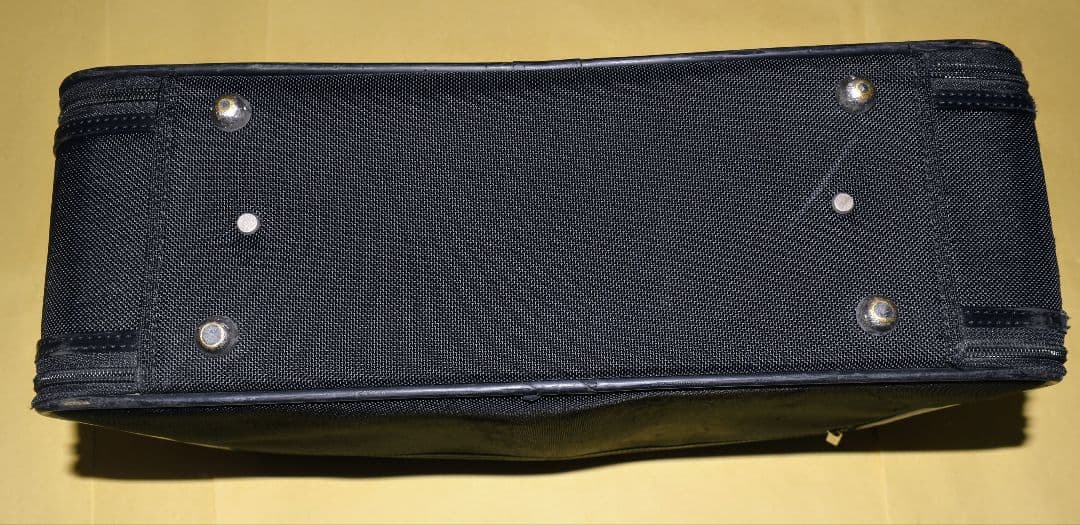 2025年現在　JR東日本　1都4県の支社・新幹線運輸区にて使用中　車掌乗務員鞄