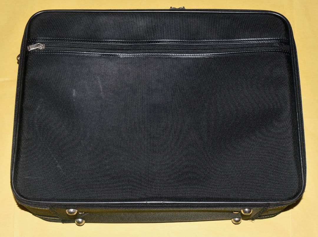 2025年現在　JR東日本　1都4県の支社・新幹線運輸区にて使用中　車掌乗務員鞄