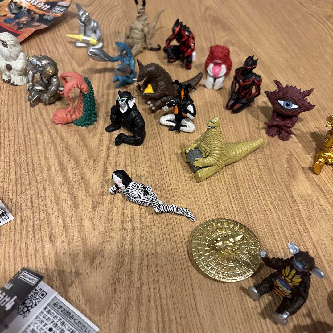 ウルトラマン　怪獣まちぼうけ　1〜5弾　コンプリート