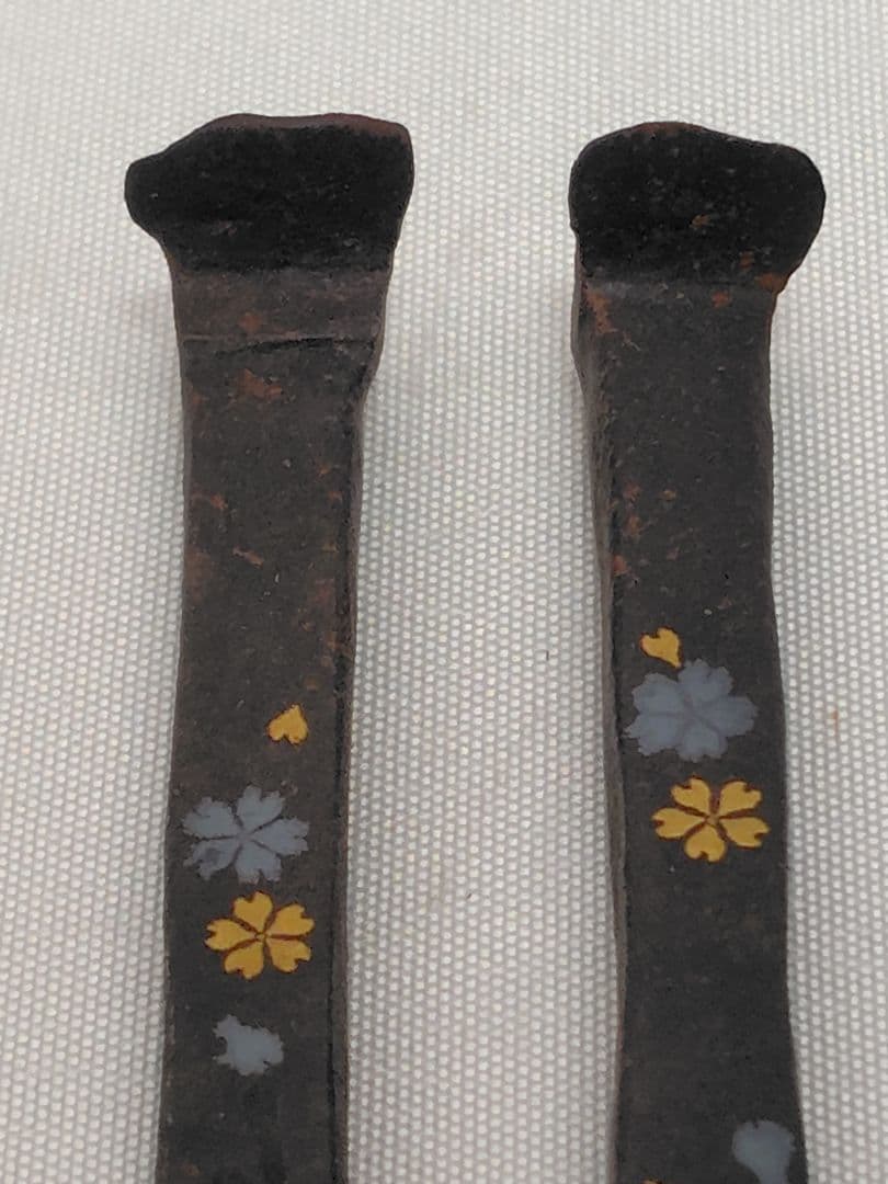 D010 肥後象嵌 光助作 熊本城瓦釘型 御火箸 茶道具 共箱に朱印あり 骨董