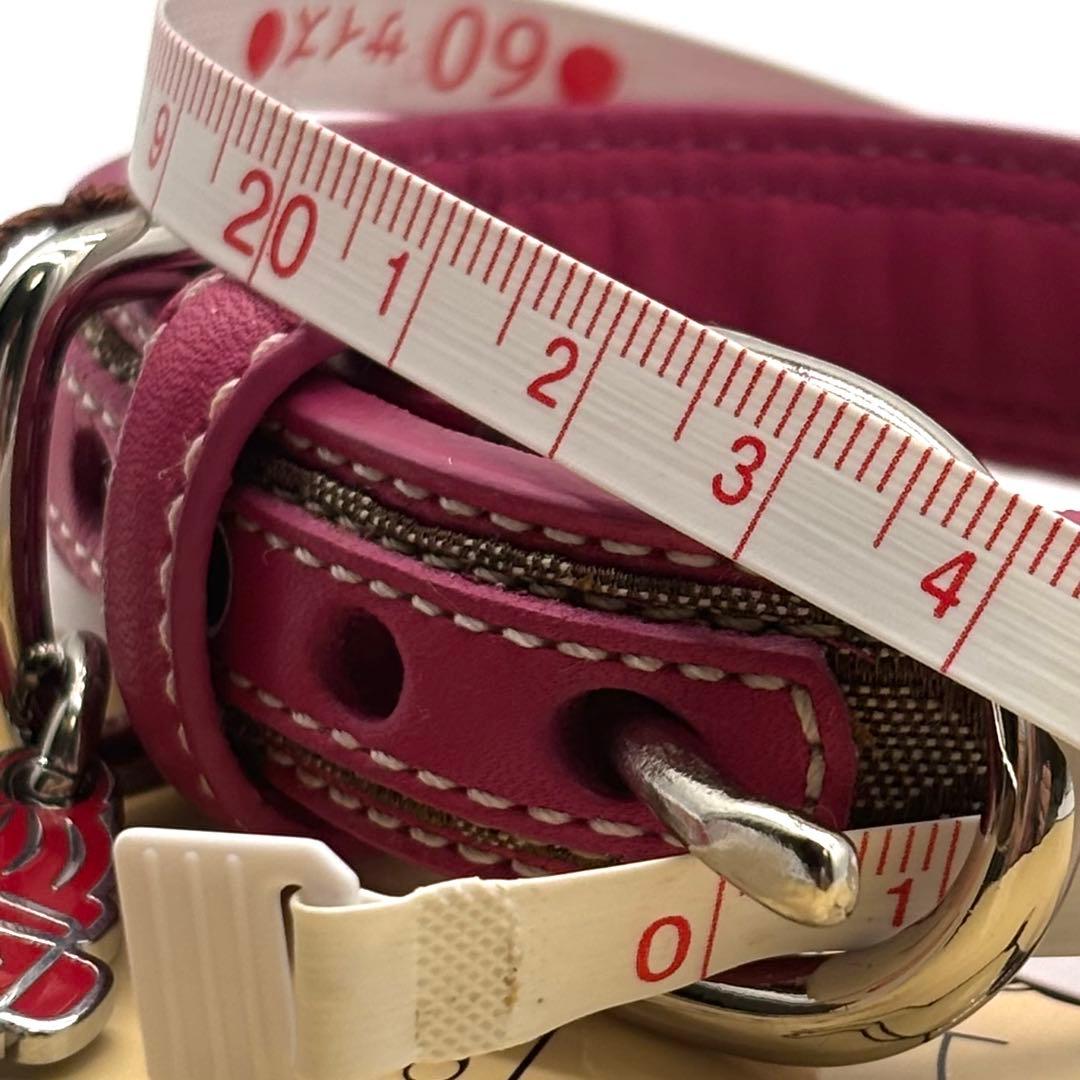 美品　COACH 小型犬用首輪 XS ピンク　シグネチャー　チャーム付き