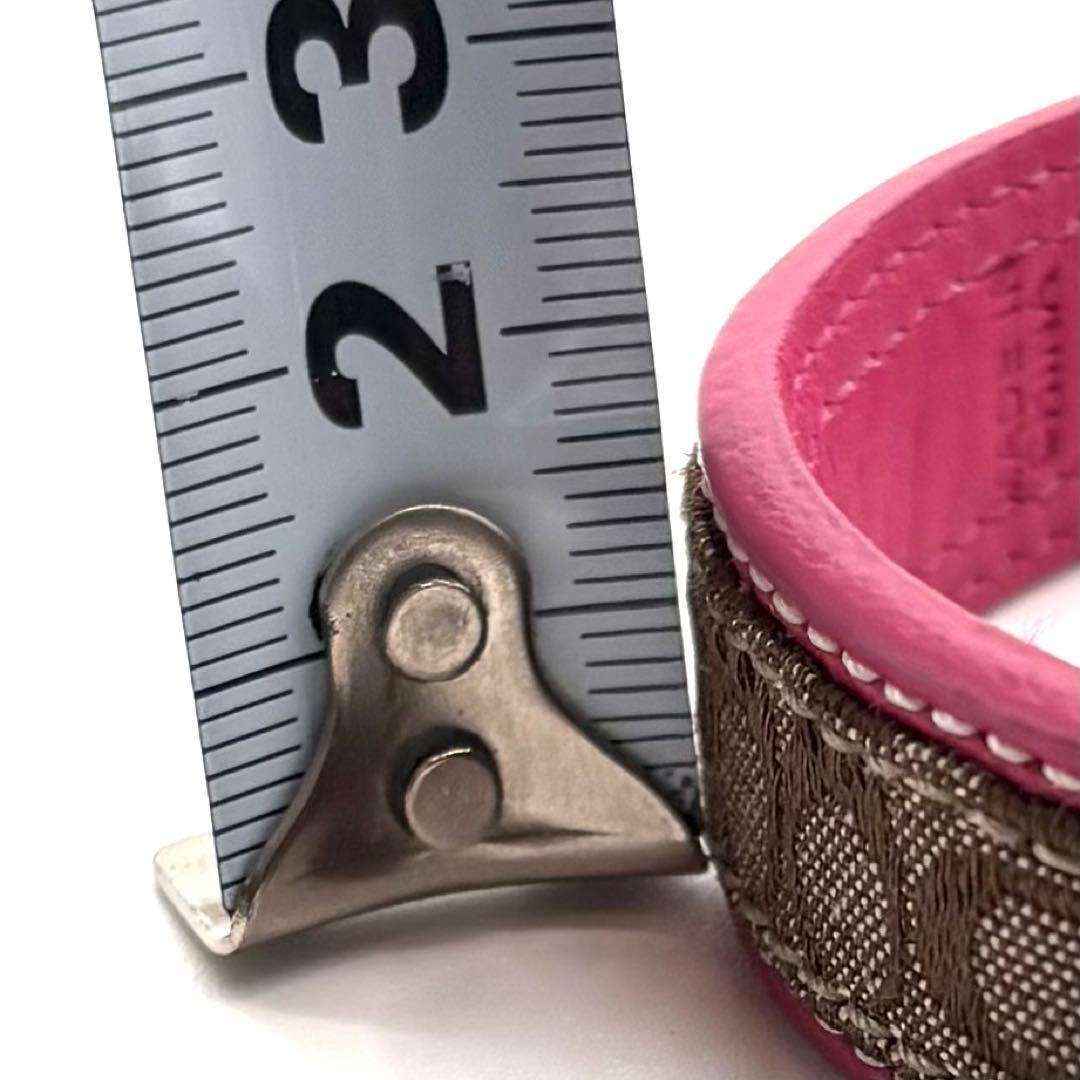 美品　COACH 小型犬用首輪 XS ピンク　シグネチャー　チャーム付き