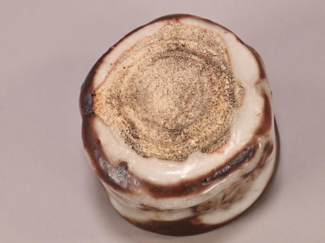 BK402　本物保証　小林武春　鼠志野　ぐい　共箱　共布　栞　酒器