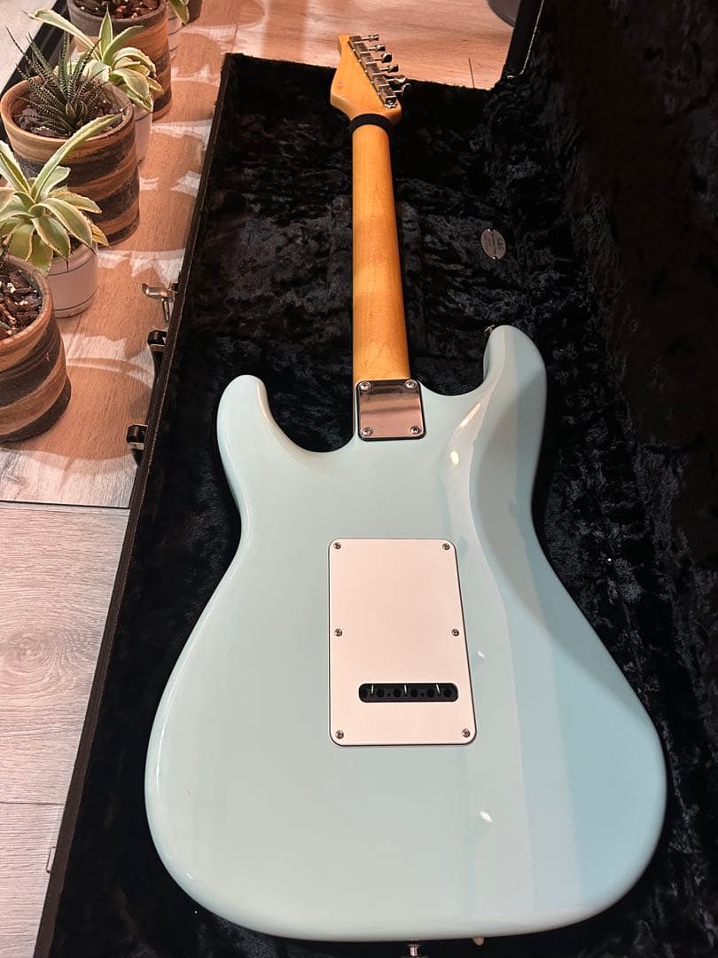 suhr ストラト　ハカランダ指板