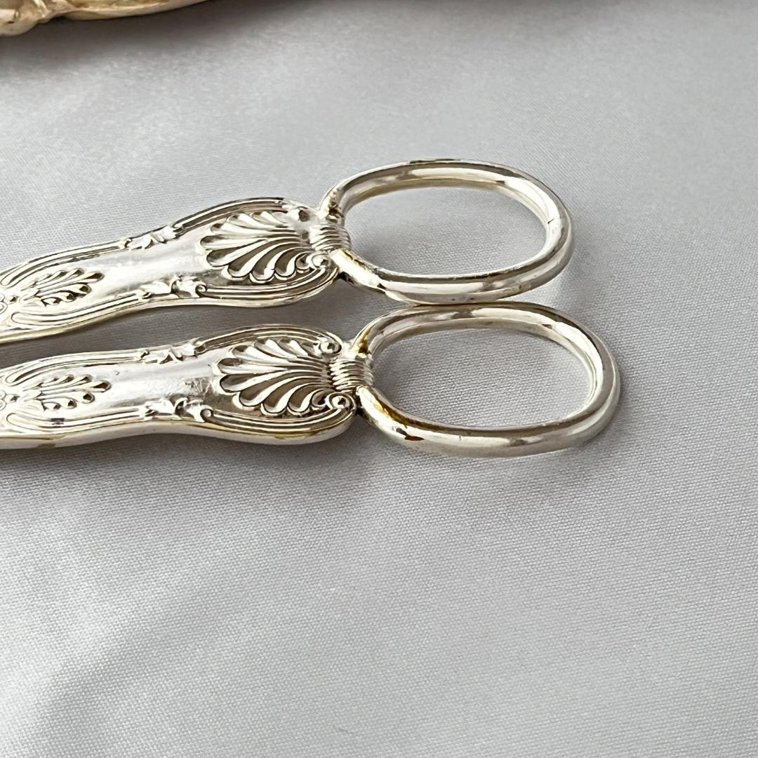 【英国】 キングスパターンのグレープシザー / 葡萄鋏【シルバープレート】