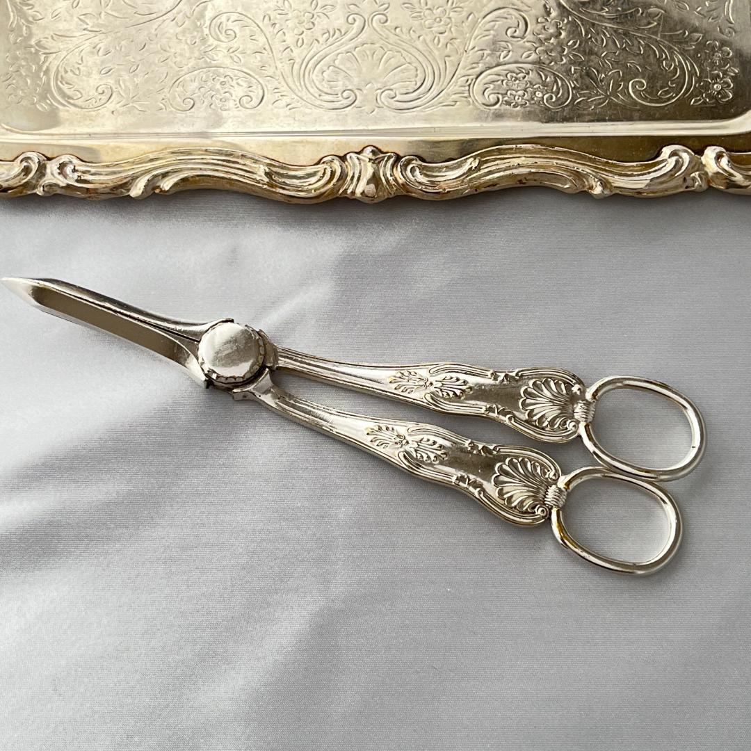 【英国】 キングスパターンのグレープシザー / 葡萄鋏【シルバープレート】