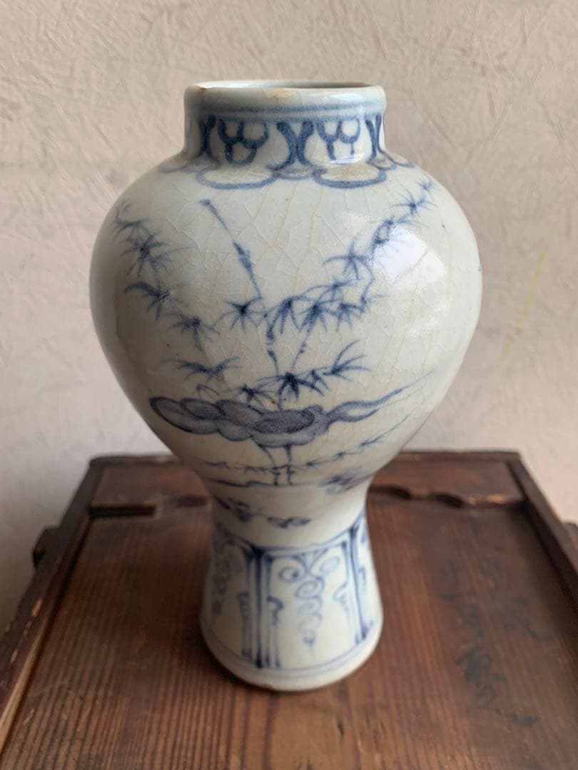 古渡、中国明時代早期染付(青花)花瓶(元箱付き)