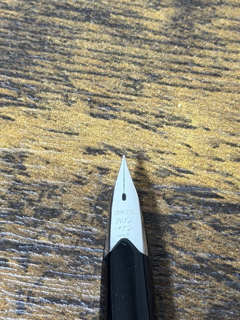 未使用　1975年製　18金　全蝕刻　格子　パイロット　エリート　万年筆　細字