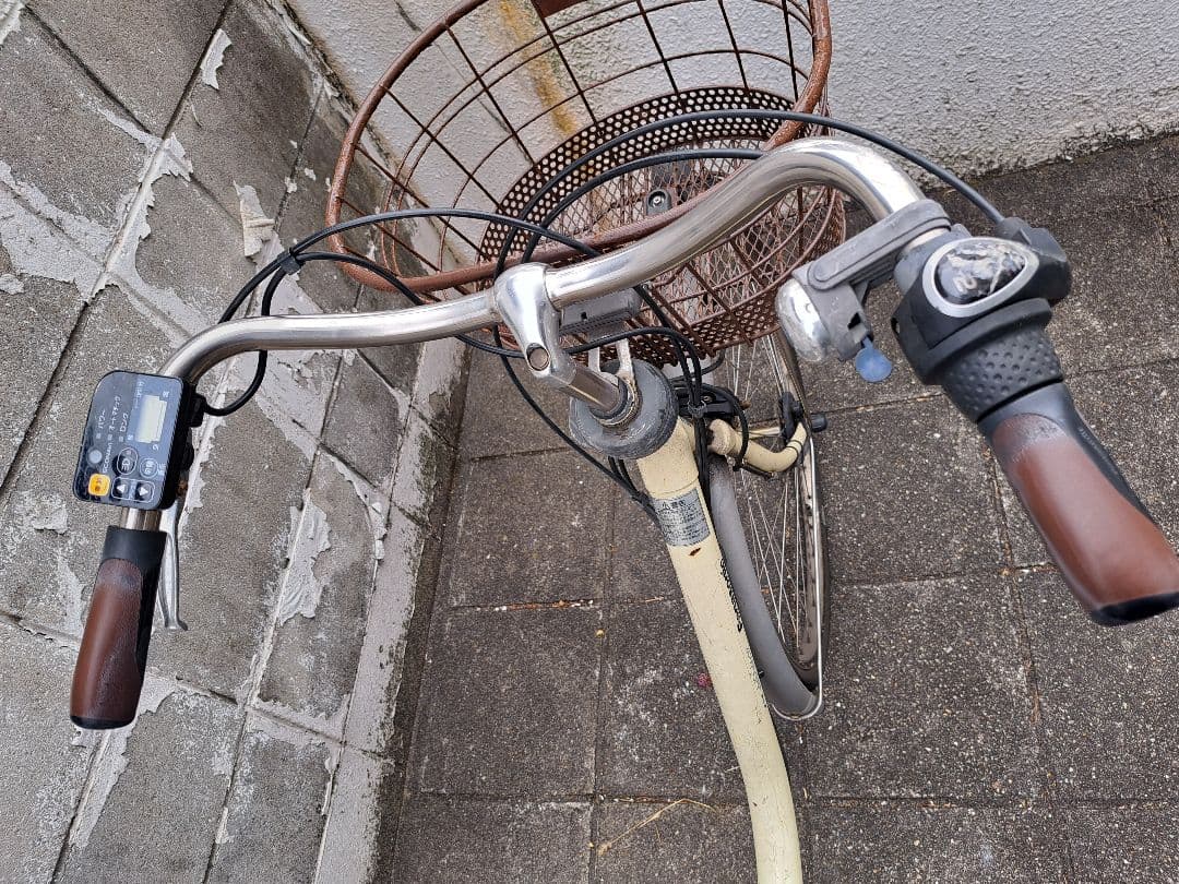 電動アシスト自転車 クリーム色 前面バスケット付き 名古屋～一宮配達可