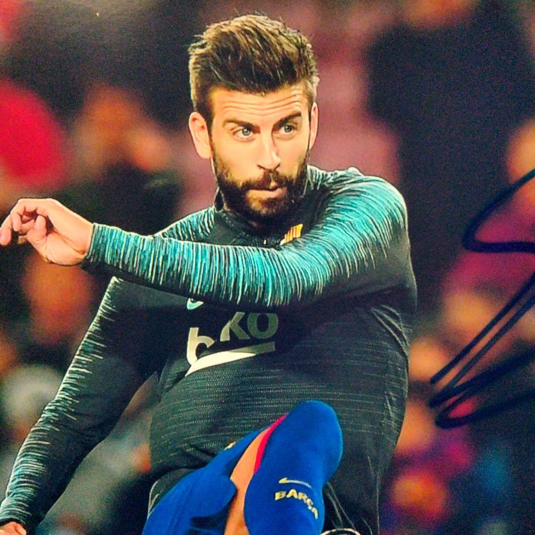 セール中…ジェラール・ピケ直筆サイン入り超 特大写真…Gerard Pique…