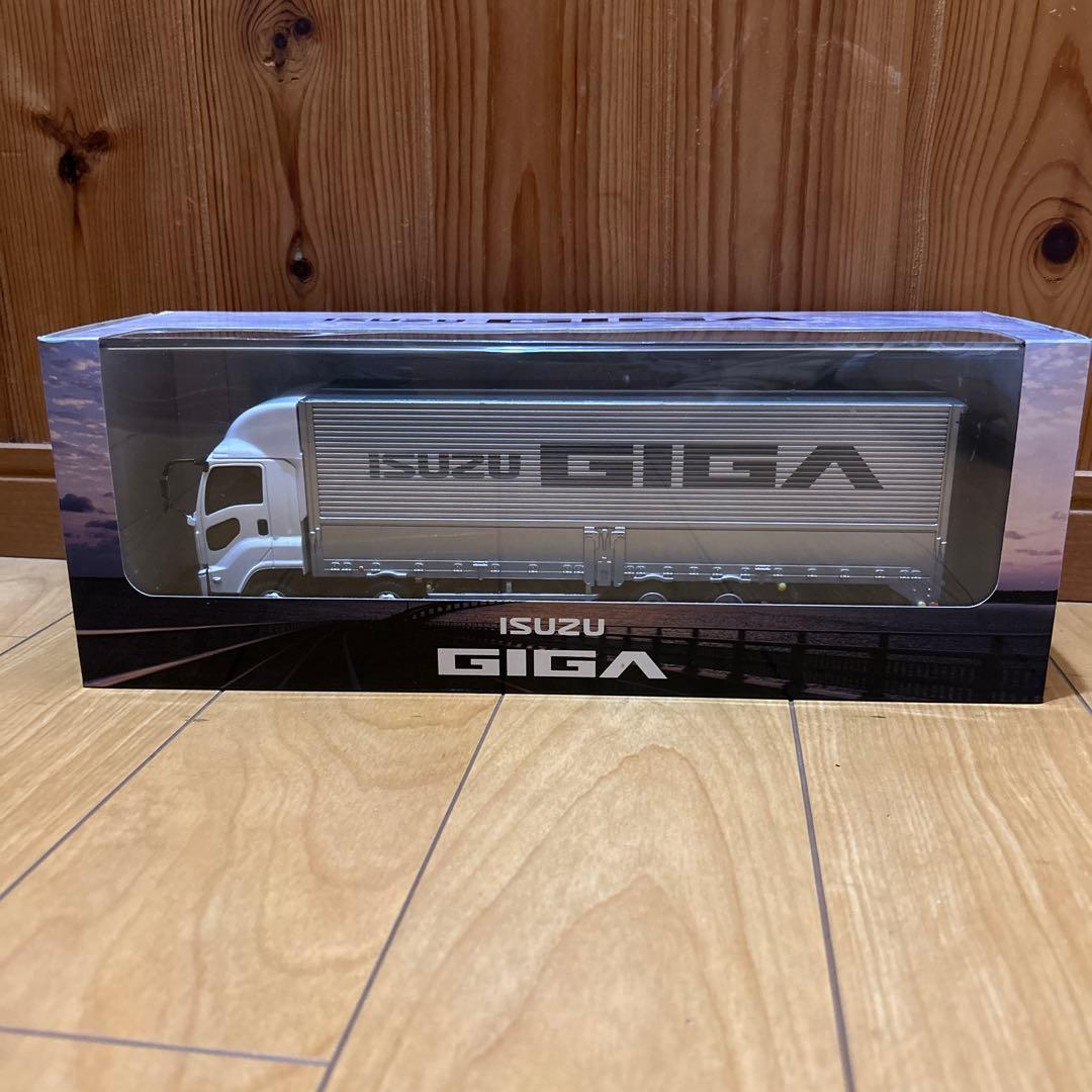 ISUZU GIGA 1/43 ミニカー