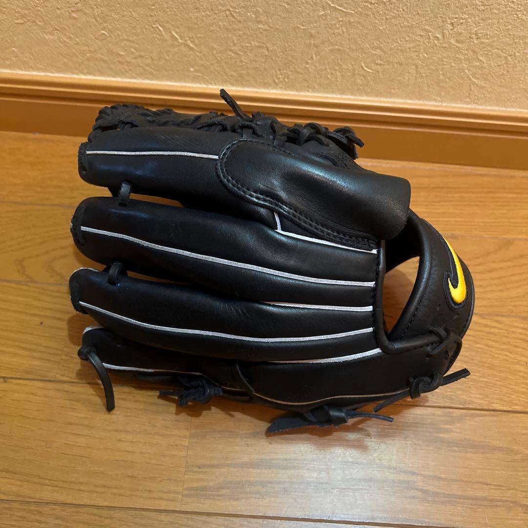 一般軟式用投手用グローブ