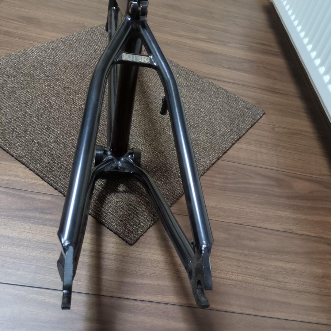 KINKBMX ウィリアムズフレーム黒色　22ミリBB付き