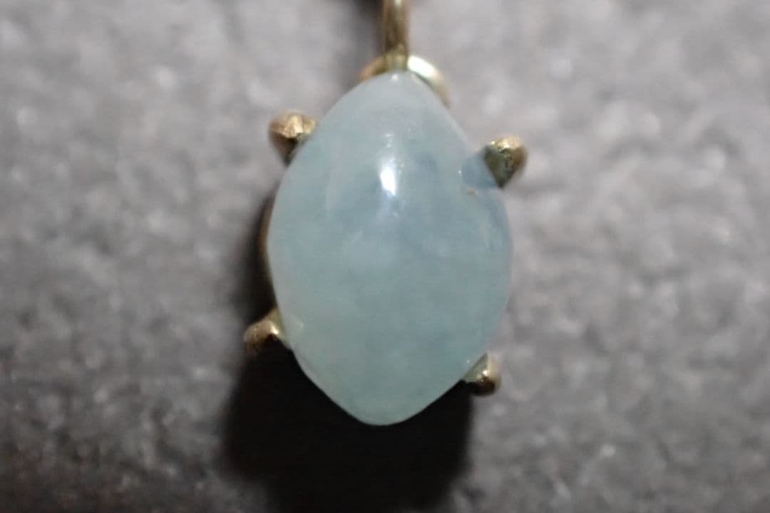 糸魚川翡翠　入コン沢　青　10金　ペントップ　送料無料