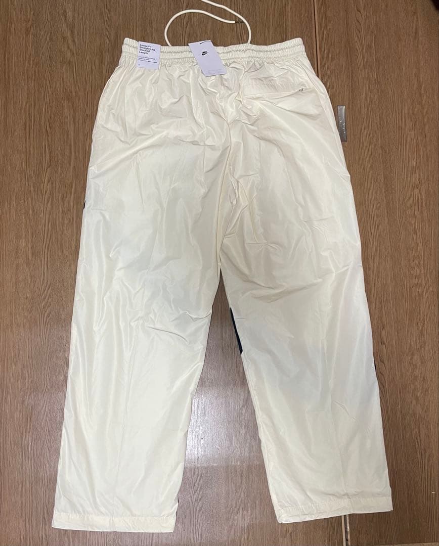 新品未使用　NIKE ビッグスウッシュ ウーブンセットアップ